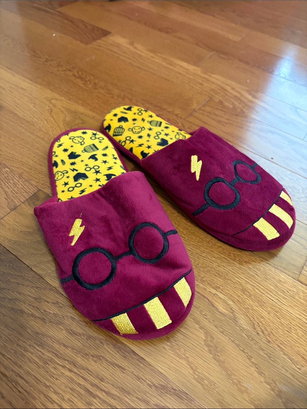 Unisex Harry Potter Burgundy and Yellow Character One-Piece Slippers, NEW, LG/XL